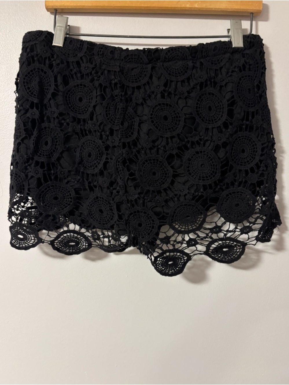 Black Open Lace Boho Festival Cotton Shorts Size Medium - Picture 2 of 5